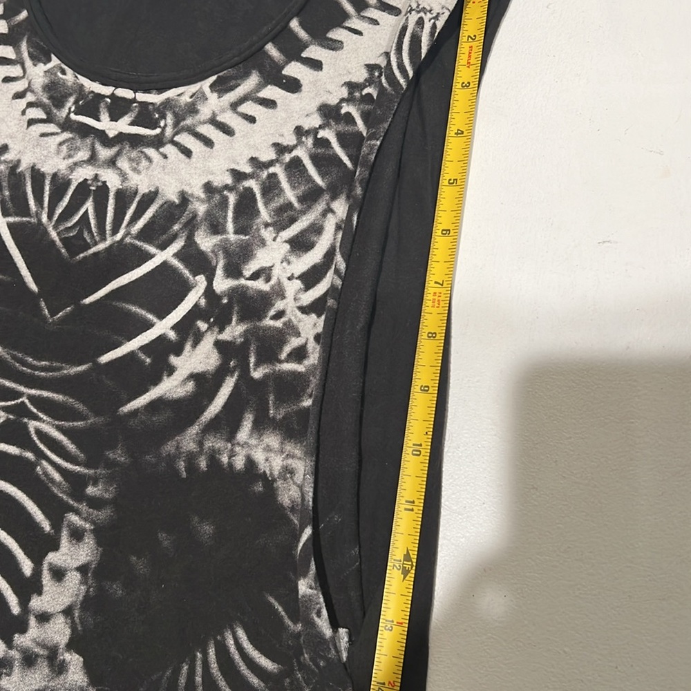 Divided by H&M men’s size L Sleeveless shirt - Picture 6 of 8